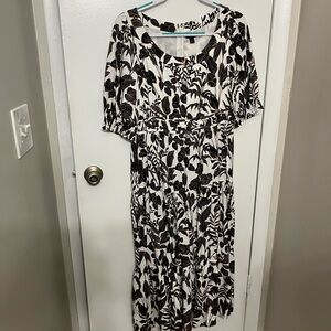 Ann Taylor Black and White Leaf Print Midi Dress